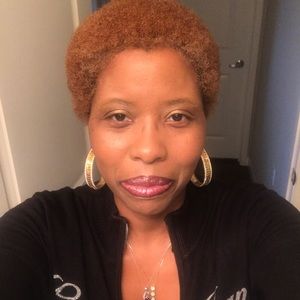 Meet your Posher, Denise